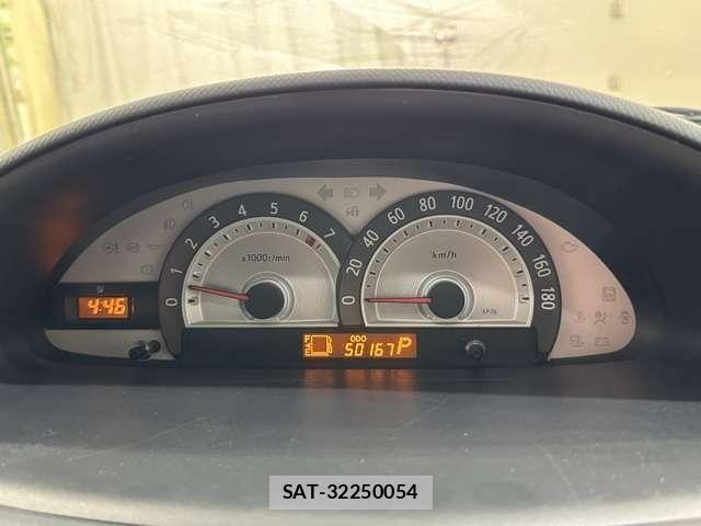 Toyota SIENTA 2013-11 6018611-10