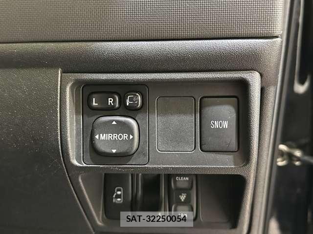 Toyota SIENTA 2013-11 6018611-11