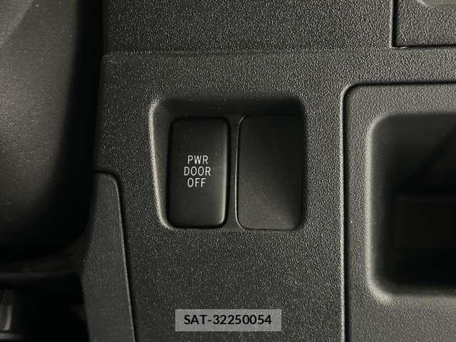 Toyota SIENTA 2013-11 6018611-14