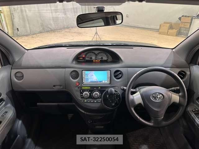 Toyota SIENTA 2013-11 6018611-15