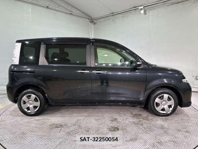 Toyota SIENTA 2013-11 6018611-3