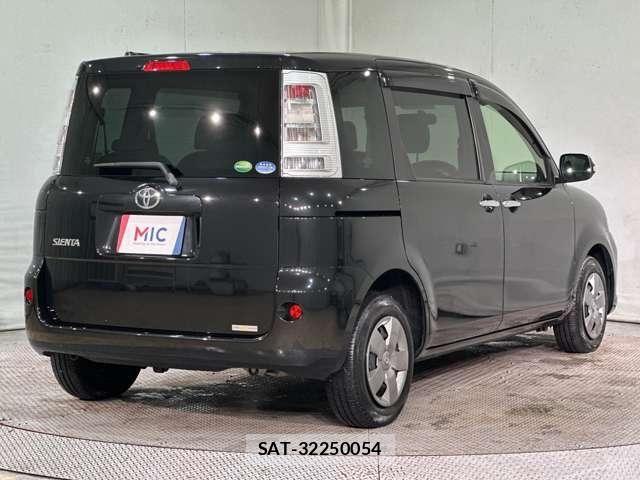 Toyota SIENTA 2013-11 6018611-4