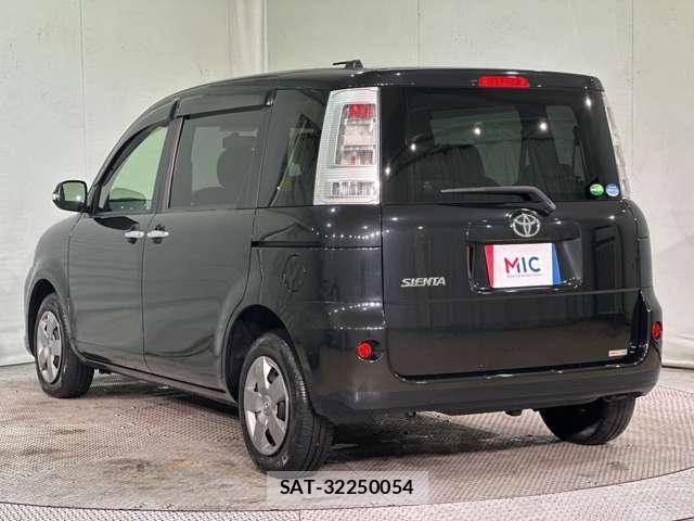 Toyota SIENTA 2013-11 6018611-6