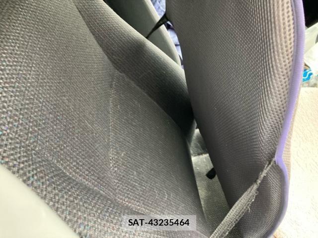 Toyota SIENTA 2018-11 6219569-11