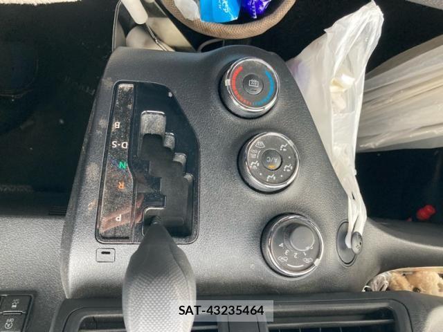 Toyota SIENTA 2018-11 6219569-15