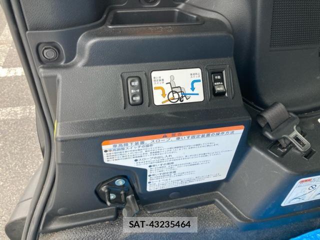 Toyota SIENTA 2018-11 6219569-24