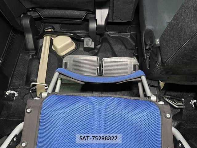 Toyota SIENTA 2017-06 6219555-13