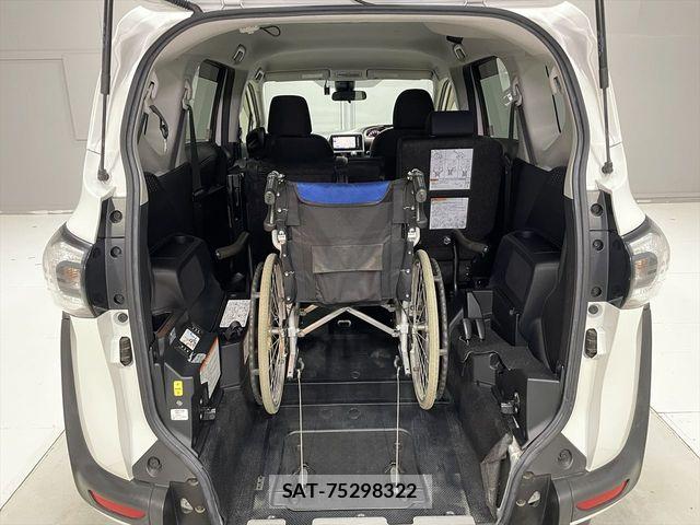 Toyota SIENTA 2017-06 6219555-14