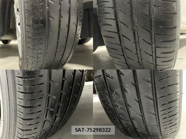 Toyota SIENTA 2017-06 6219555-25