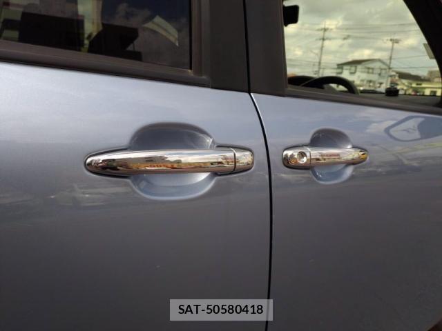 Toyota SIENTA 2015-03 6247399-11