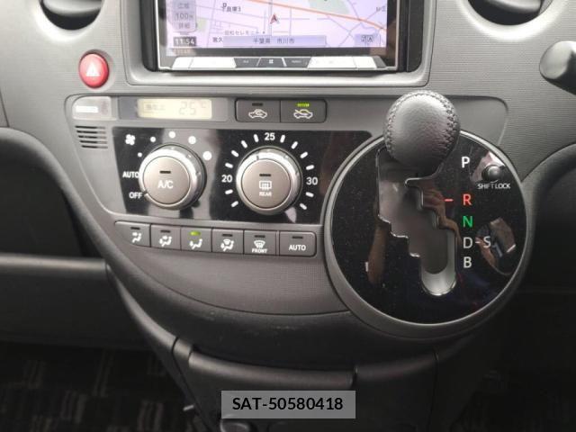 Toyota SIENTA 2015-03 6247399-14