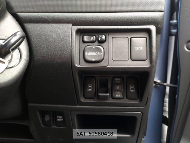Toyota SIENTA 2015-03 6247399-15
