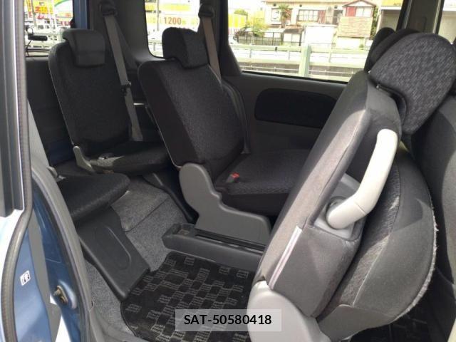 Toyota SIENTA 2015-03 6247399-21