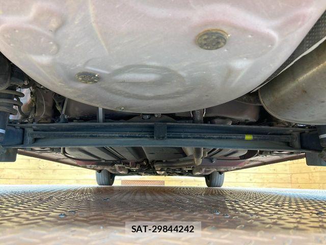 Toyota SIENTA 2018-09 6614808-17