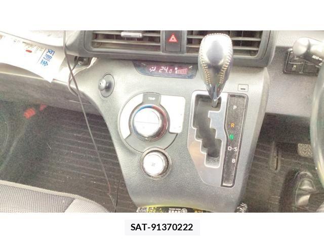 Toyota SIENTA 2017-06 6614820-10
