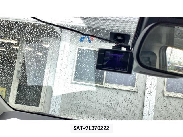 Toyota SIENTA 2017-06 6614820-11