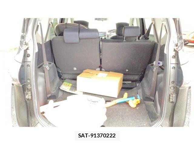 Toyota SIENTA 2017-06 6614820-3
