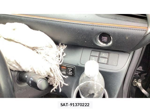 Toyota SIENTA 2017-06 6614820-6