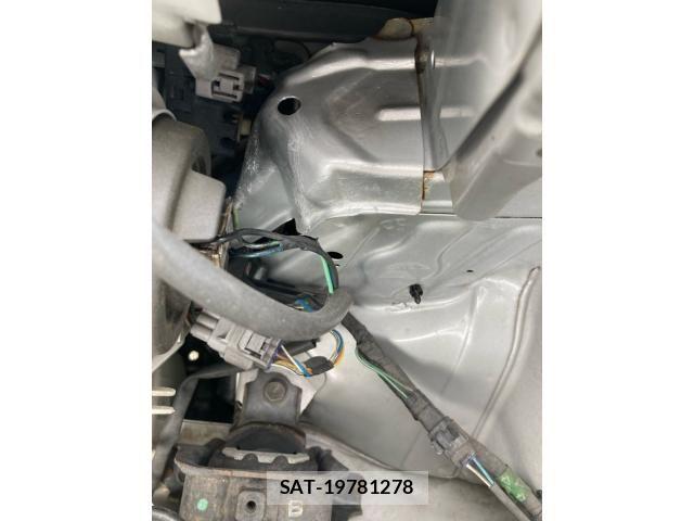 Toyota SIENTA 2009-07 6614826-18