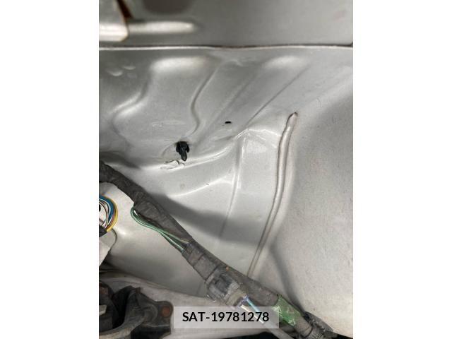 Toyota SIENTA 2009-07 6614826-19