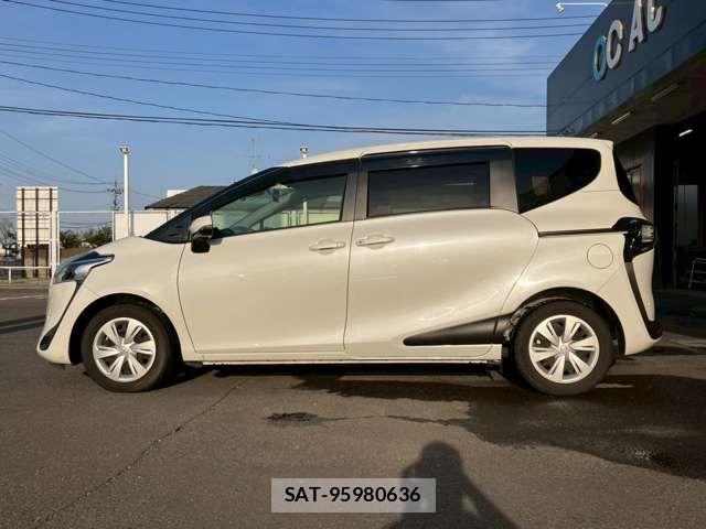 Toyota SIENTA 2021-05 6642540-17
