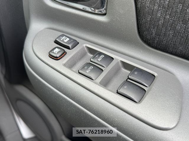 Toyota SIENTA 2014-04 6673644-19