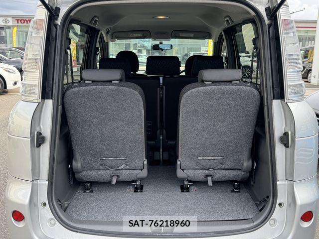 Toyota SIENTA 2014-04 6673644-25