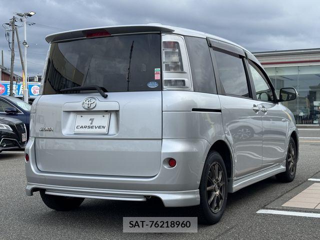Toyota SIENTA 2014-04 6673644-5