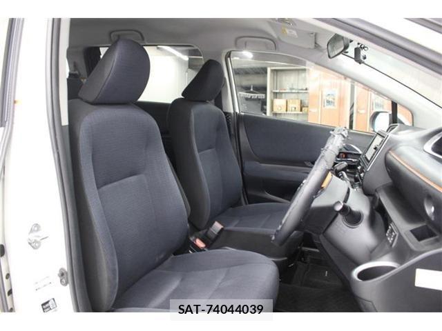 Toyota SIENTA 2015-12 6673639-26
