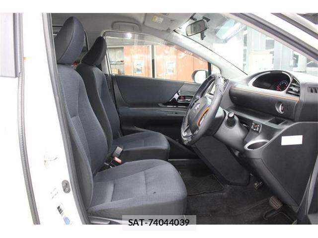 Toyota SIENTA 2015-12 6673639-28