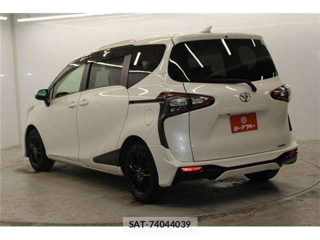 Toyota SIENTA 2015-12 6673639-6