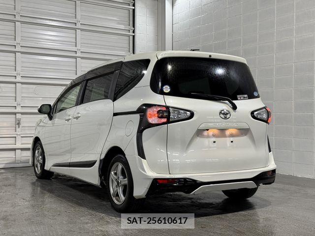 Toyota SIENTA 2016-08 6673643-2