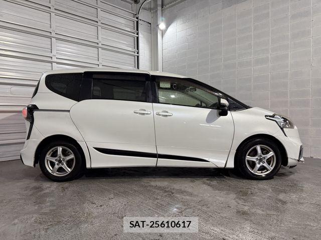Toyota SIENTA 2016-08 6673643-5