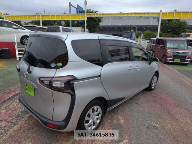 Toyota SIENTA 2017-09 6678069-10