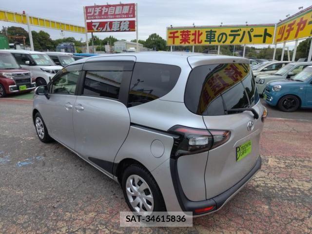 Toyota SIENTA 2017-09 6678069-11