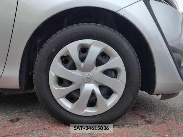 Toyota SIENTA 2017-09 6678069-26