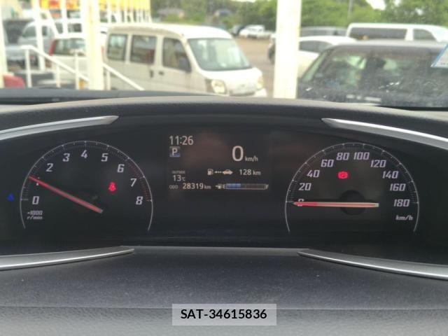 Toyota SIENTA 2017-09 6678069-28