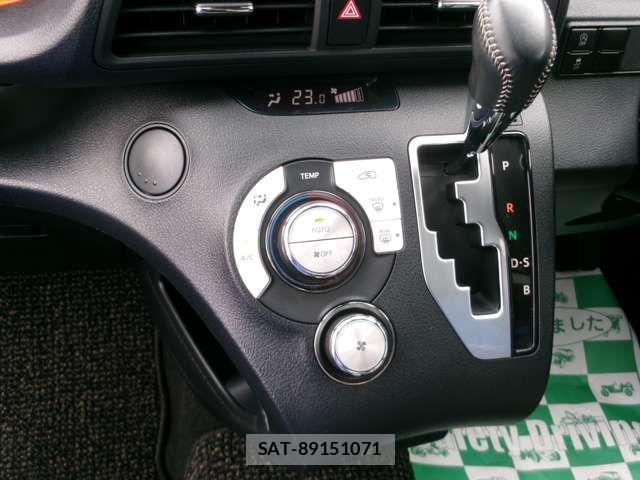 Toyota SIENTA 2018-09 6678064-12
