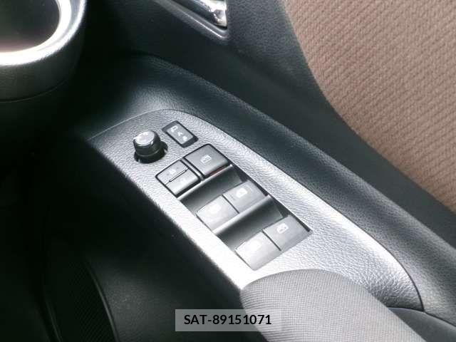 Toyota SIENTA 2018-09 6678064-17