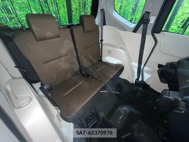 Toyota SIENTA 2015-07 6678072-10
