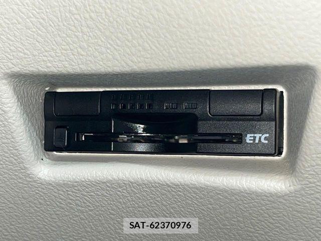 Toyota SIENTA 2015-07 6678072-6
