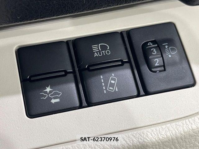Toyota SIENTA 2015-07 6678072-7