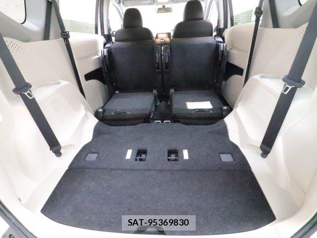 Toyota SIENTA 2015-12 6682868-10