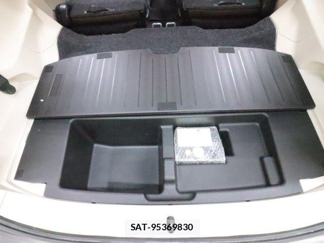 Toyota SIENTA 2015-12 6682868-11