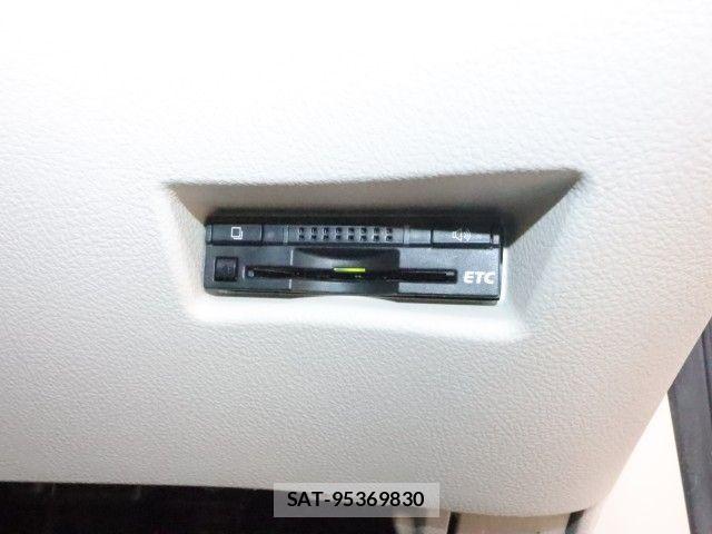 Toyota SIENTA 2015-12 6682868-16