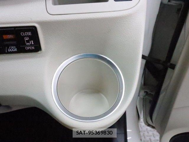 Toyota SIENTA 2015-12 6682868-21