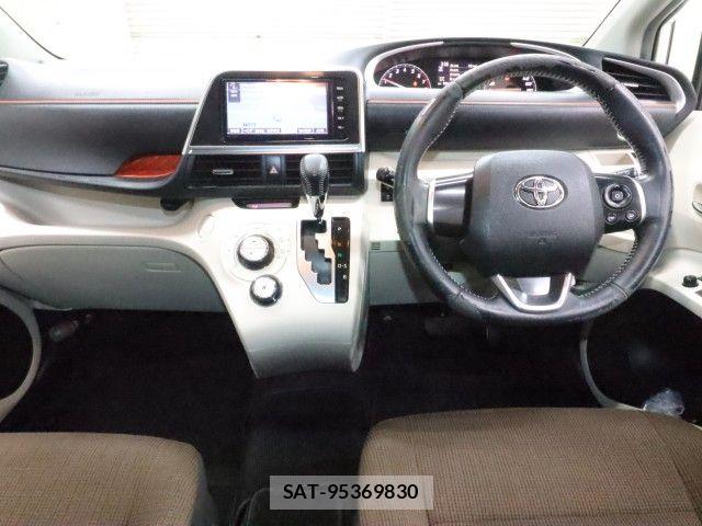 Toyota SIENTA 2015-12 6682868-2