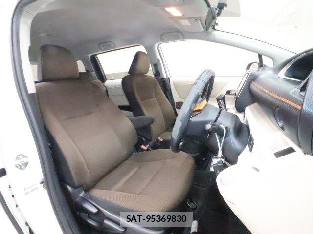 Toyota SIENTA 2015-12 6682868-3