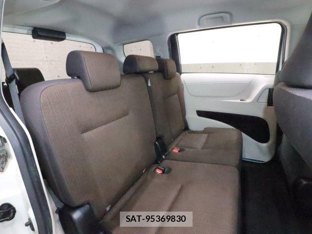 Toyota SIENTA 2015-12 6682868-4