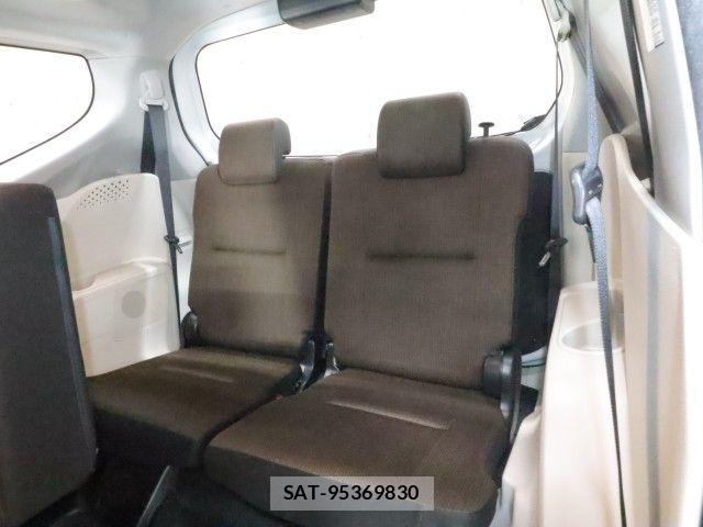 Toyota SIENTA 2015-12 6682868-7